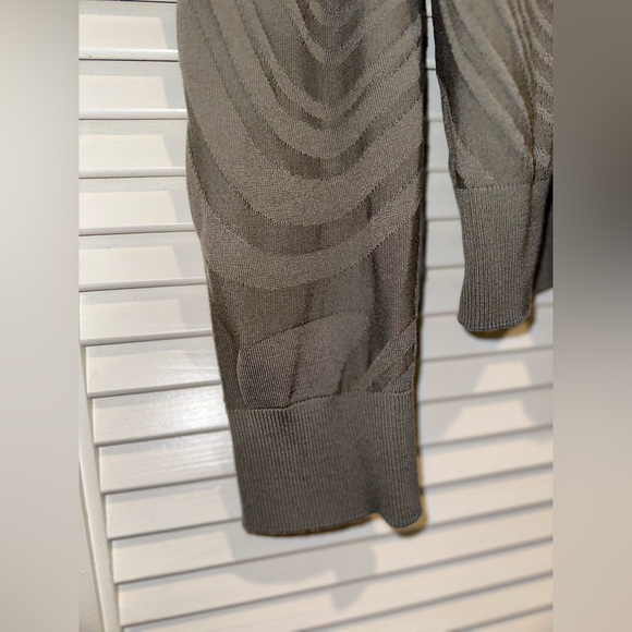 Hermes Men's “Quincaillerie Equestre" crewneck sweater, Size L, 100% Wool,$1,175 - Picture 7 of 15